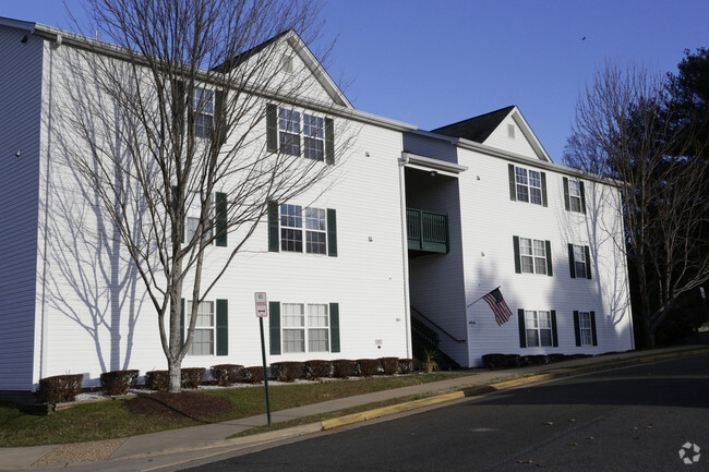 Hunt Country Manor Apartments Tax Credit Apartments Warrenton VA 